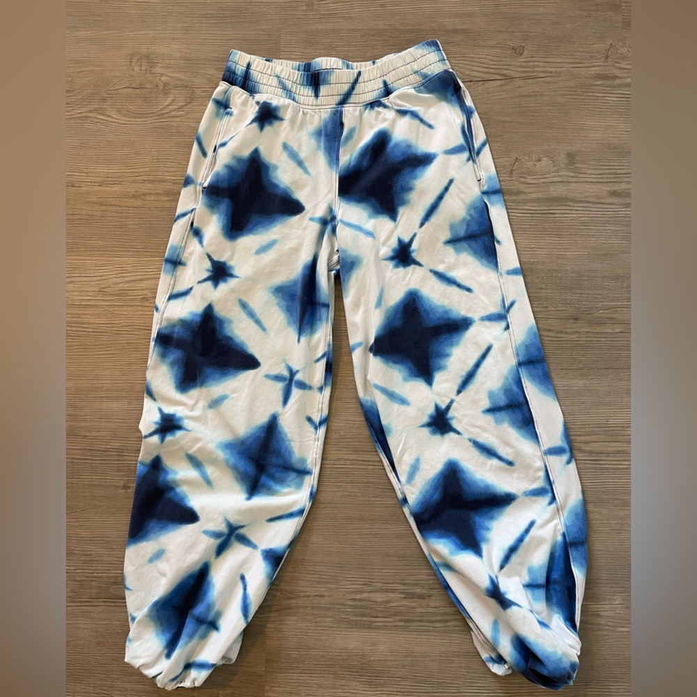 Free People Movement White and Blue Tie-Dye Women’s Joggers